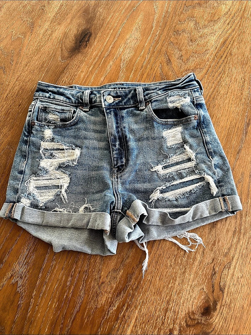 American Eagle AE Ripped Denim Mom Short Jean Shorts Blue Size 8